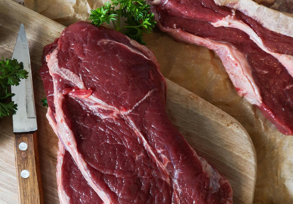 Is raw steak ok for dogs hotsell